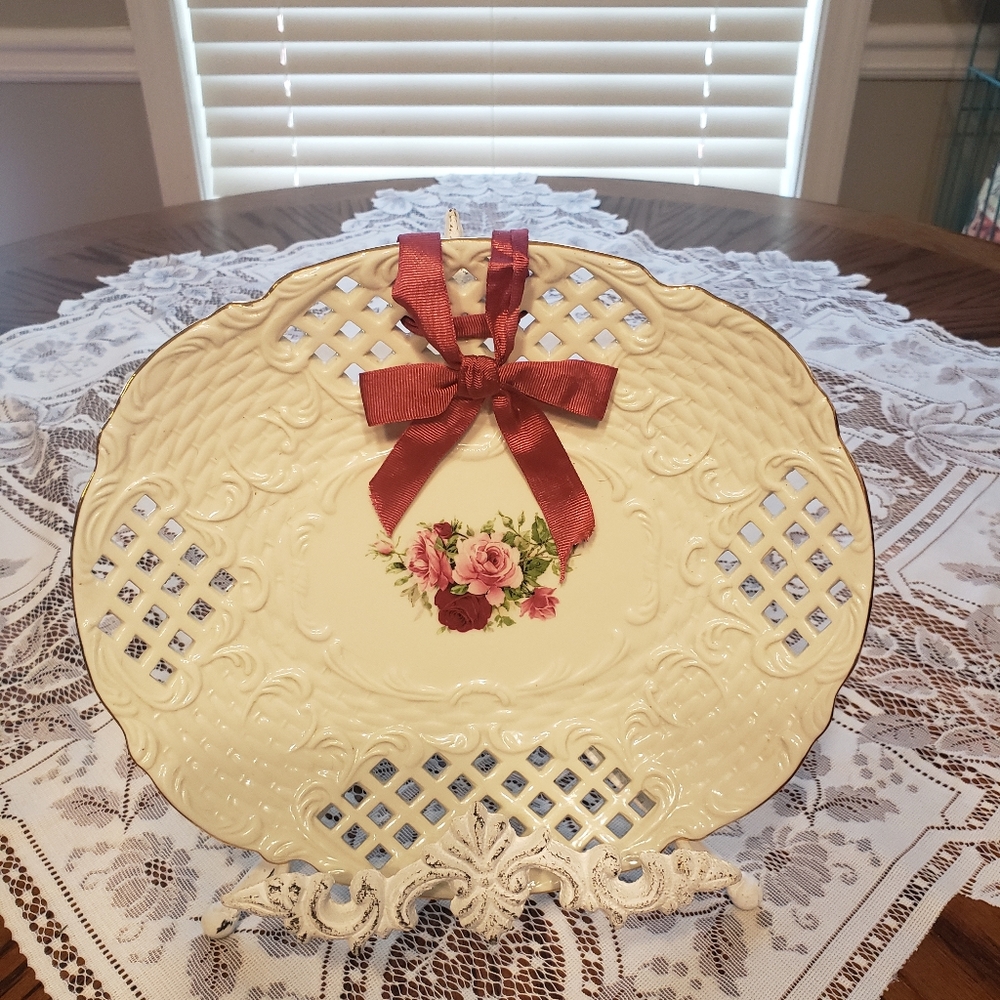 Vintage Victorian Rose Pattern Plate